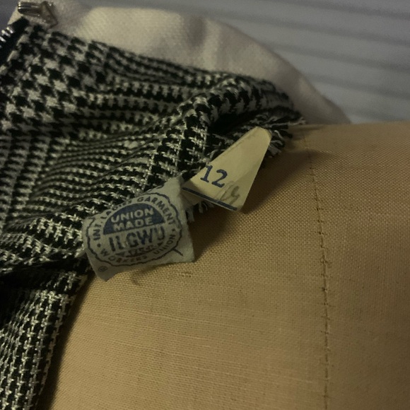 Vintage 60s Black and White Houndstooth Plaid Dress. - Picture 8 of 9